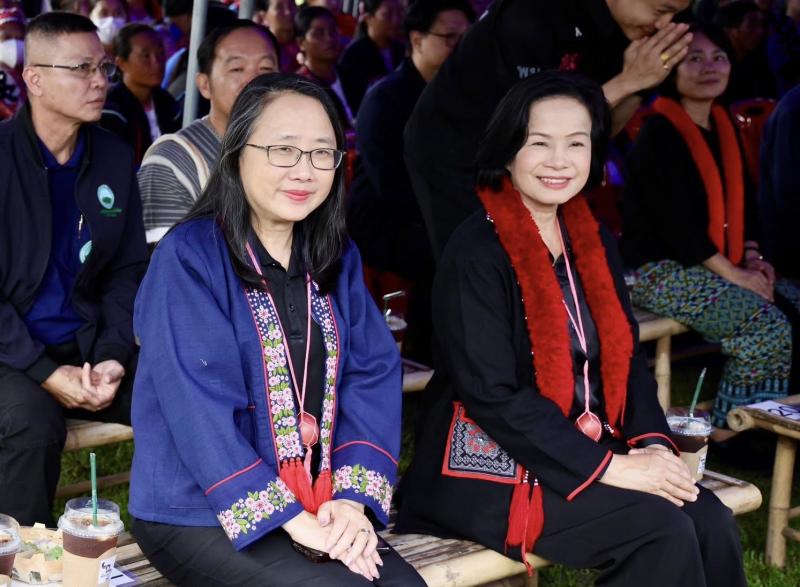 รมว.พม. ลงพื้นที่จ�