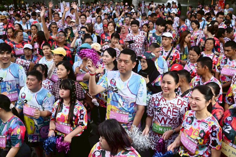 รมว.พม. เป็นประธาน�
