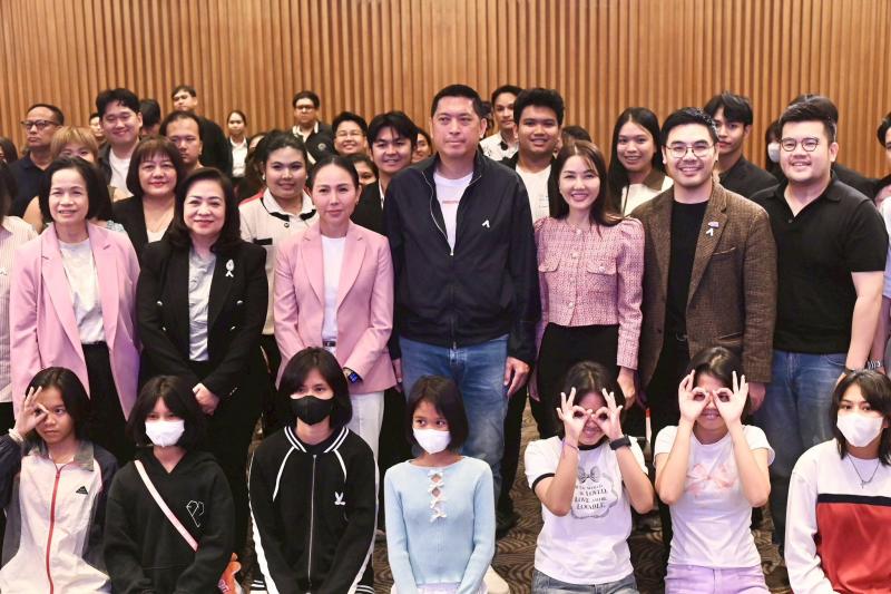 รมว.พม. เป็นประธาน�