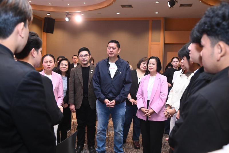 รมว.พม. เป็นประธาน�