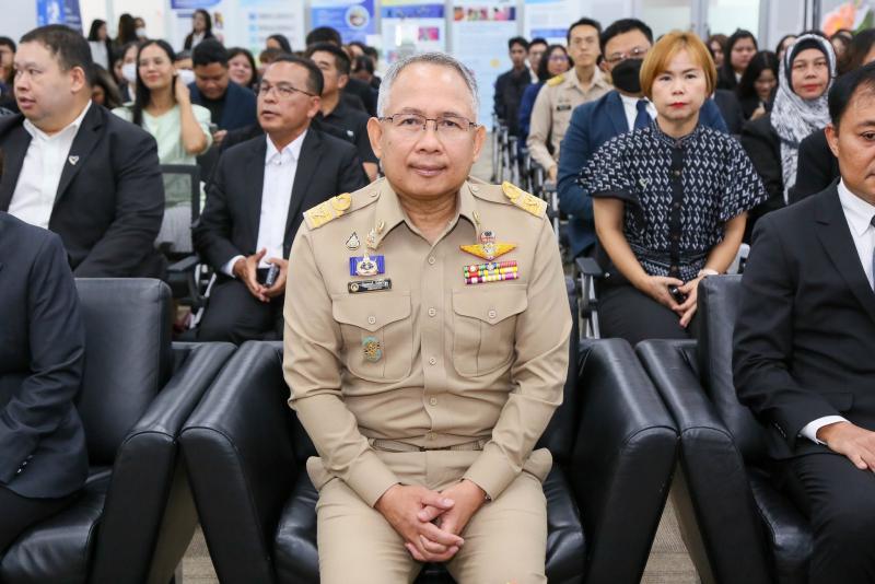 ปลัด พม. เป็นประธา�