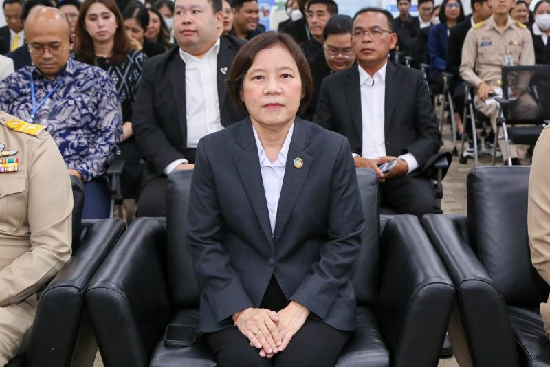 ปลัด พม. เป็นประธา�