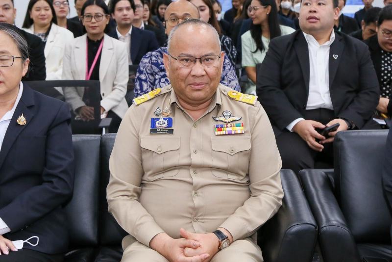 ปลัด พม. เป็นประธา�