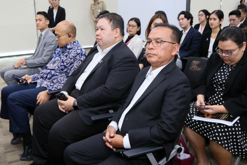 ปลัด พม. เป็นประธา�