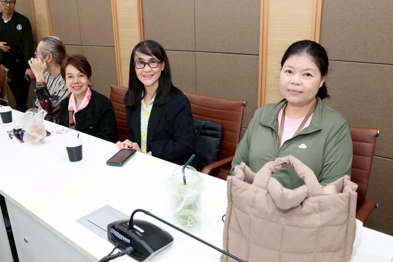 นายชนินทร์ รุ่งธน�