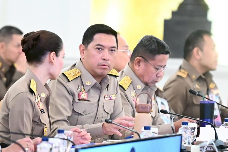 รมว.พม. พร้อมด้วย ป�