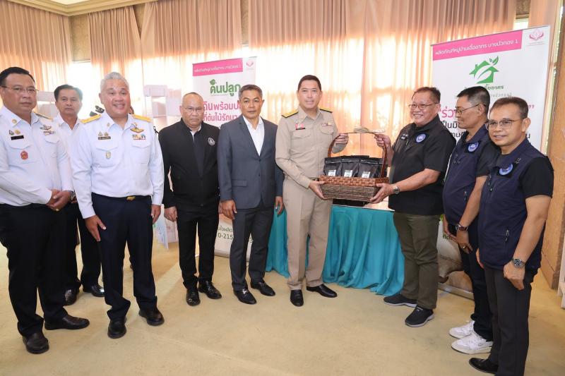 รมว.พม. ลงพื้นที่ต�