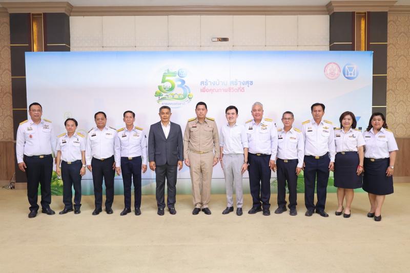 รมว.พม. ลงพื้นที่ต�