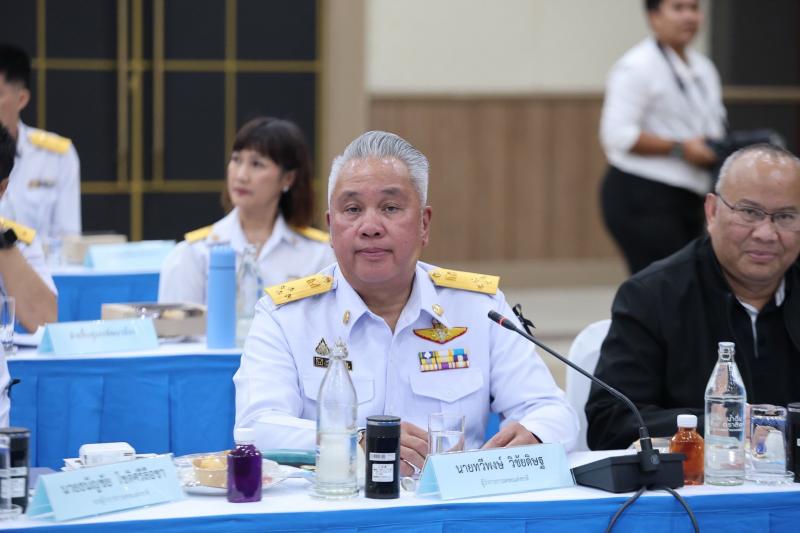 รมว.พม. ลงพื้นที่ต�