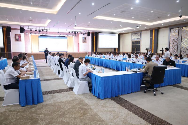 รมว.พม. ลงพื้นที่ต�