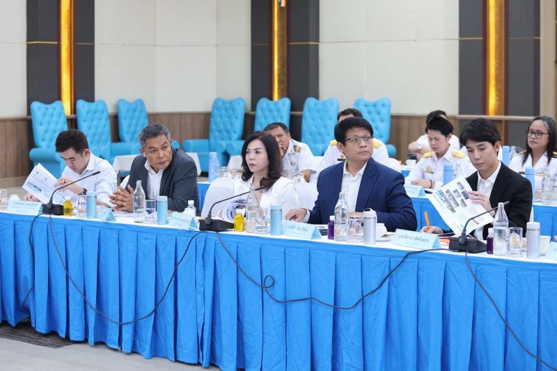 รมว.พม. ลงพื้นที่ต�