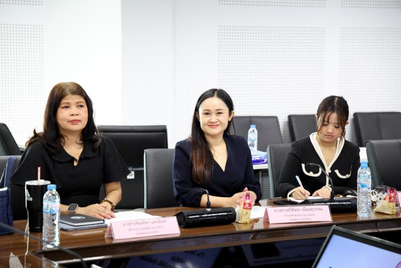 นางเตือนใจ คงสมบั�