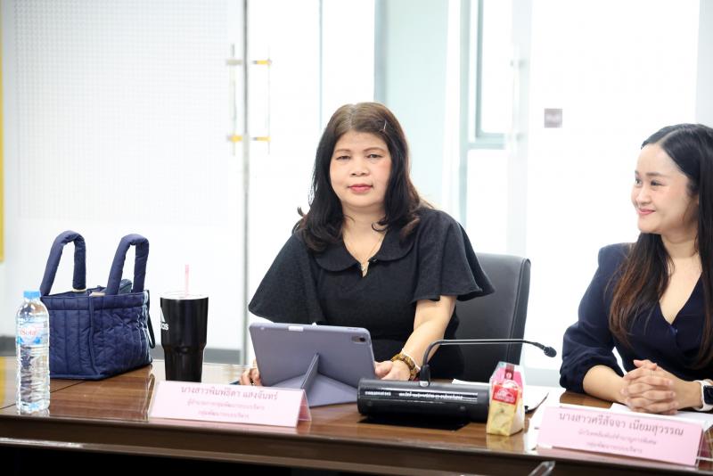 นางเตือนใจ คงสมบั�