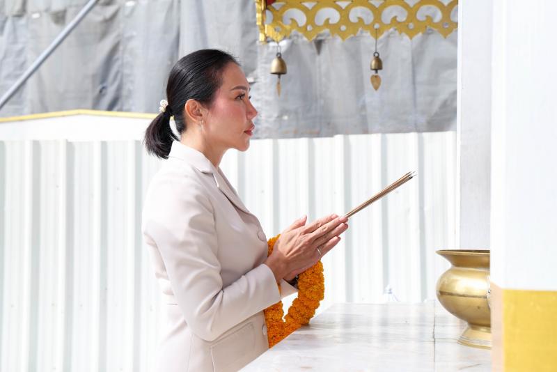 นางสาวชนก จันทาทอ�