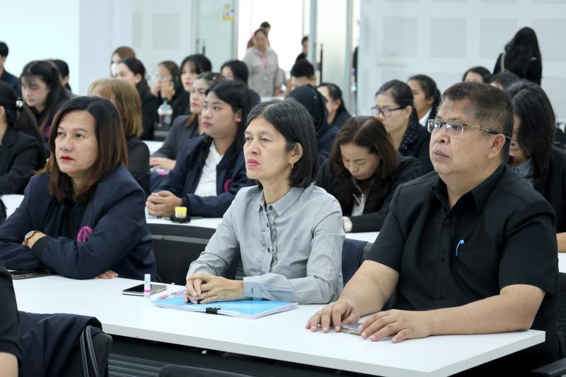 นางเตือนใจ คงสมบั�