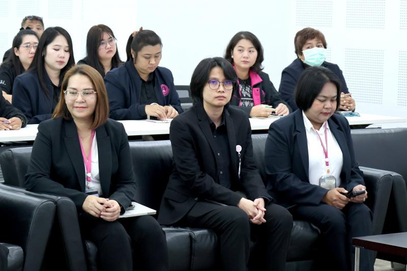 นางเตือนใจ คงสมบั�