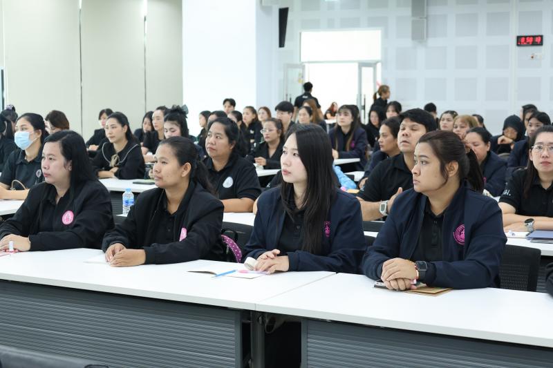 นางเตือนใจ คงสมบั�