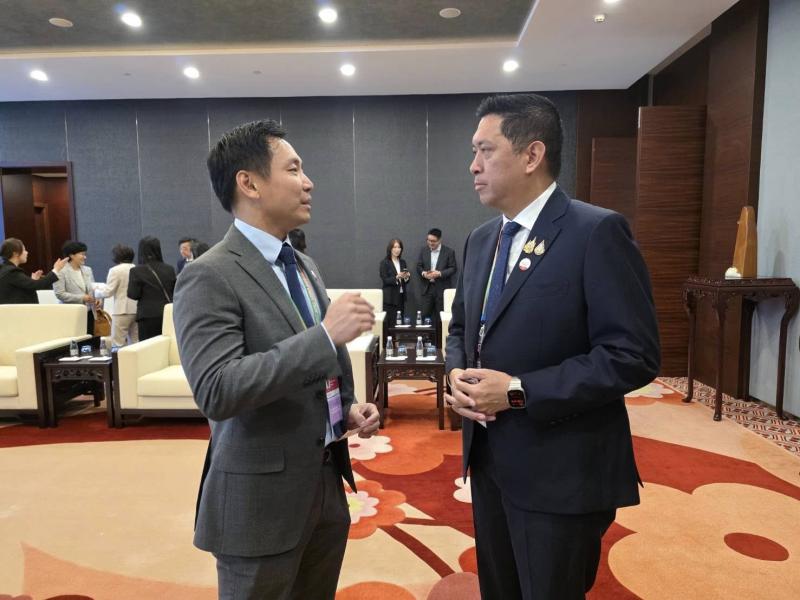 รมว.พม. หารือทวิภา�