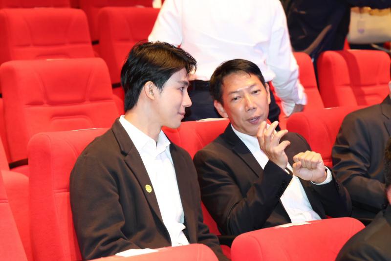 นางสาวชนก จันทาทอ�