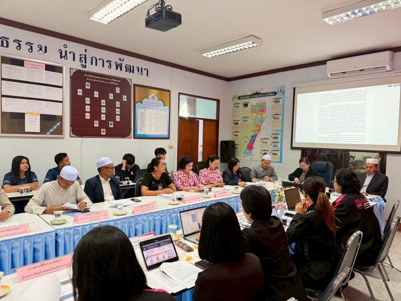 นางศิริลักษณ์ มีม�