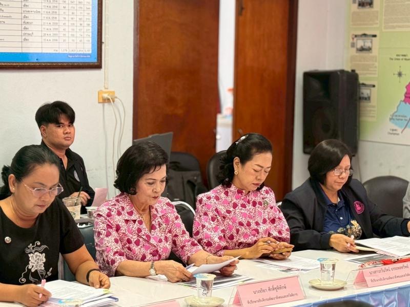 นางศิริลักษณ์ มีม�