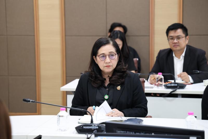 นายอภิชา เลิศพชรก�