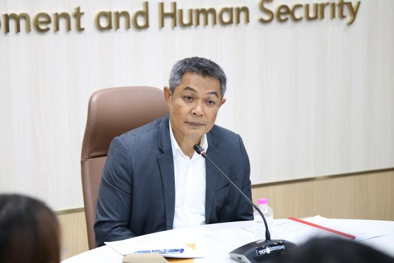 นายอภิชา เลิศพชรก�