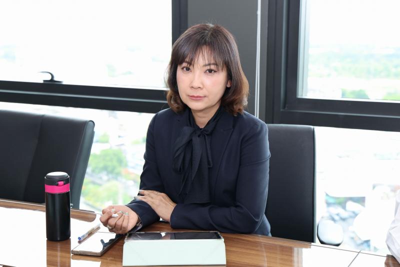 นางสาวสุนีย์ ศรีส�