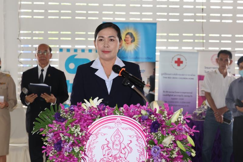 รมว.พม. ลงพื้นที่จ�