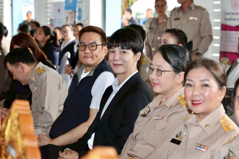 รมว.พม. ลงพื้นที่จ�