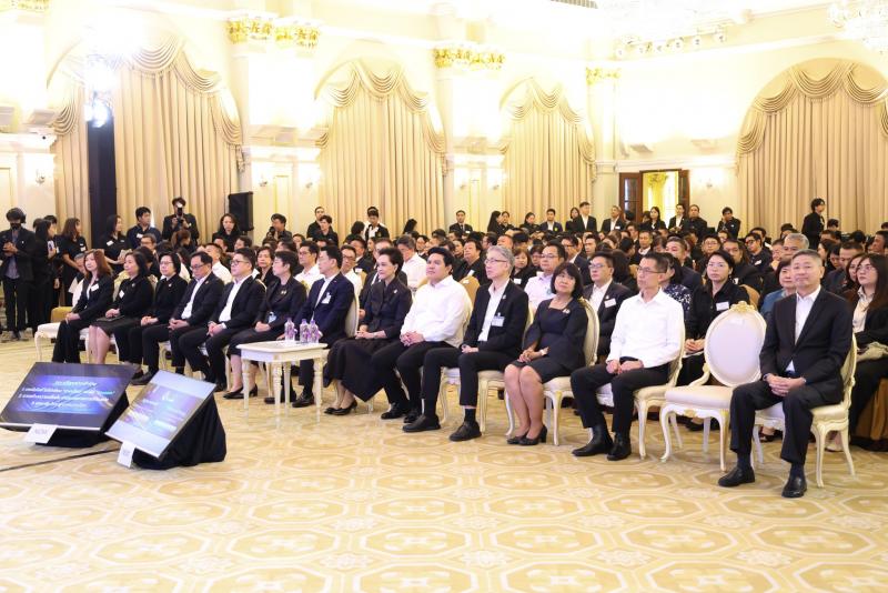 นางเตือนใจ คงสมบั�