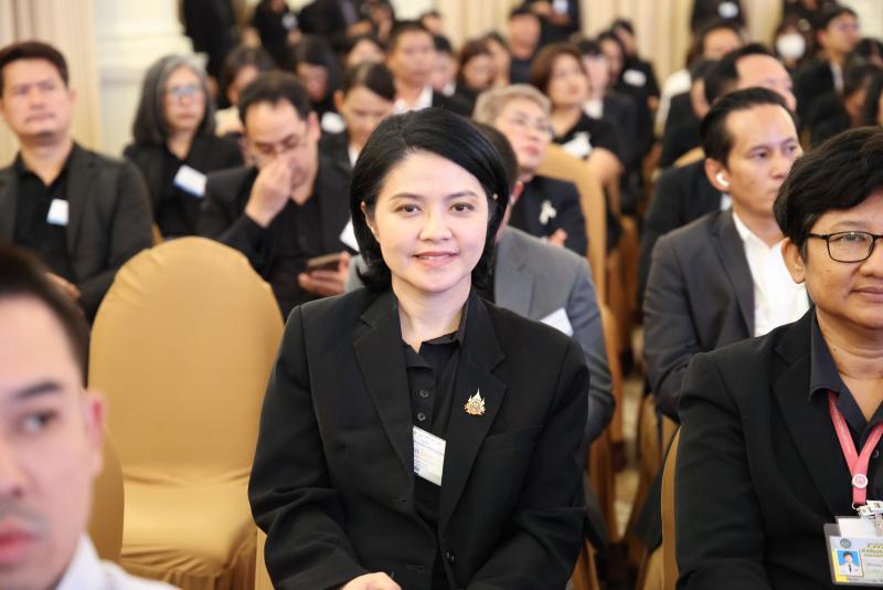 นางเตือนใจ คงสมบั�