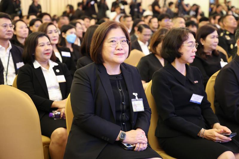 นางเตือนใจ คงสมบั�