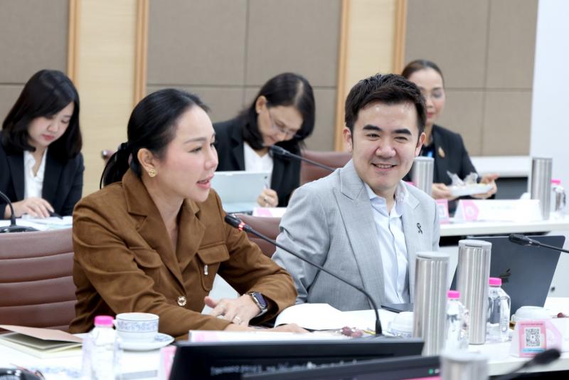 รมว.พม. เป็นประธาน�