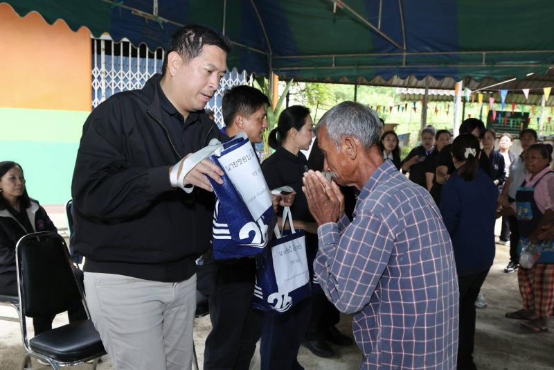 "นิกร" รมว.พม. จั�