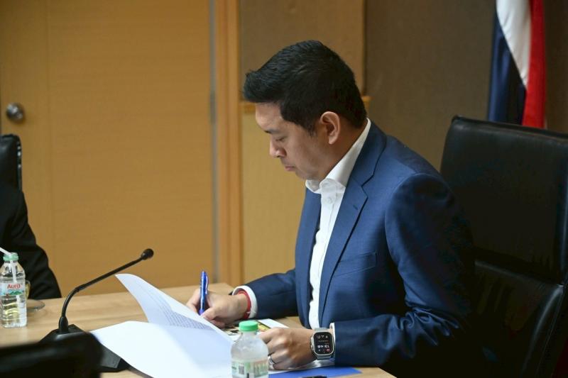 รมว.พม. เป็นประธาน�