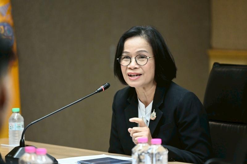 รมว.พม. เป็นประธาน�