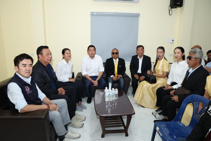 รมว.พม. ลงพื้นที่โ�