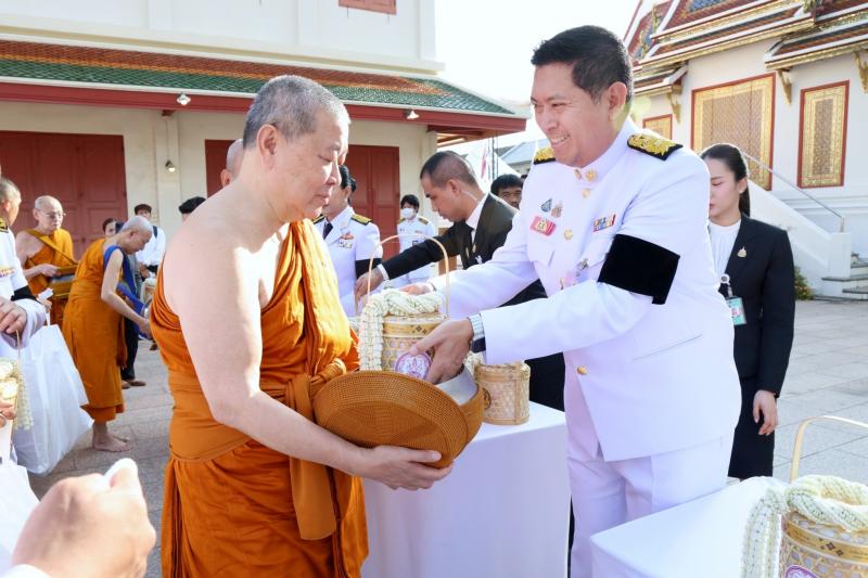 รมว.พม. ร่วมพิธีสว�