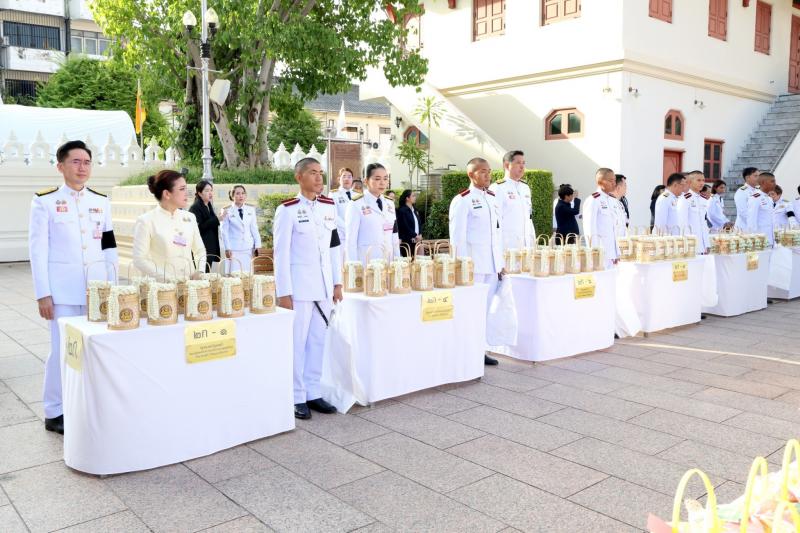 รมว.พม. ร่วมพิธีสว�