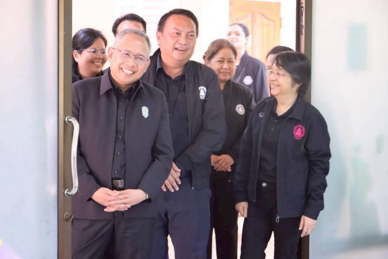 ปลัด พม. ลงพื้นที่�