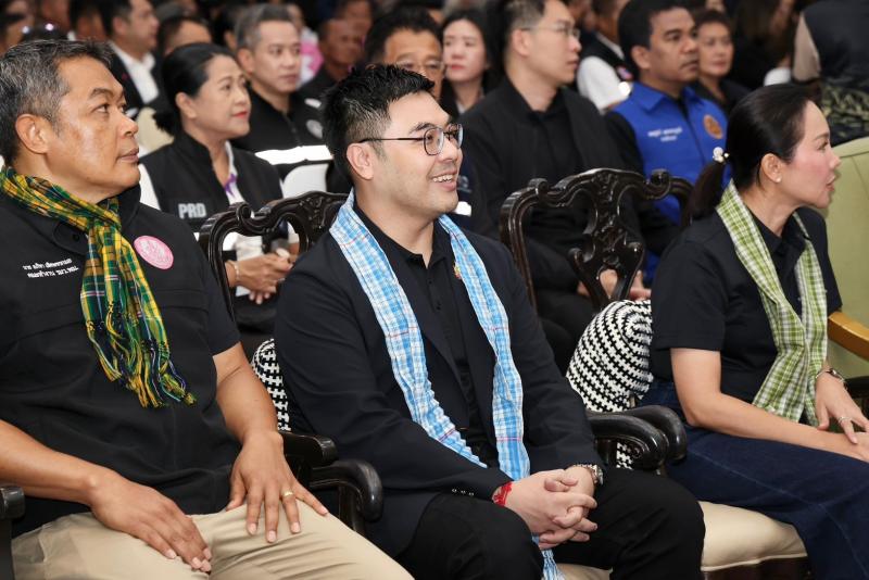 รมว.พม. เป็นประธาน�