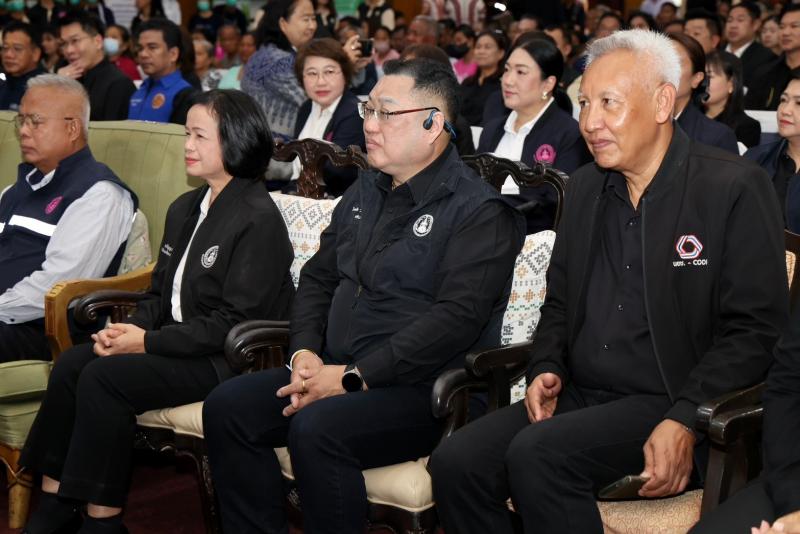 รมว.พม. เป็นประธาน�