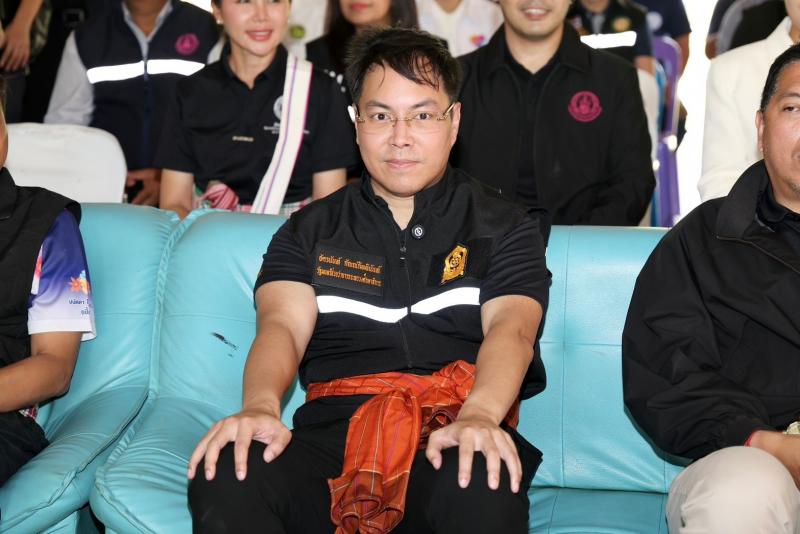 รมว.พม. พร้อมด้วย ร�