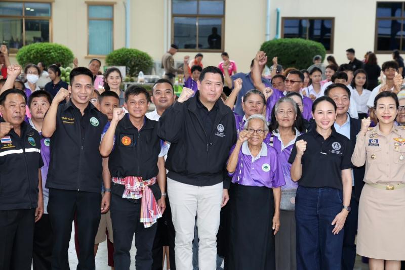 รมว.พม. เป็นประธาน�