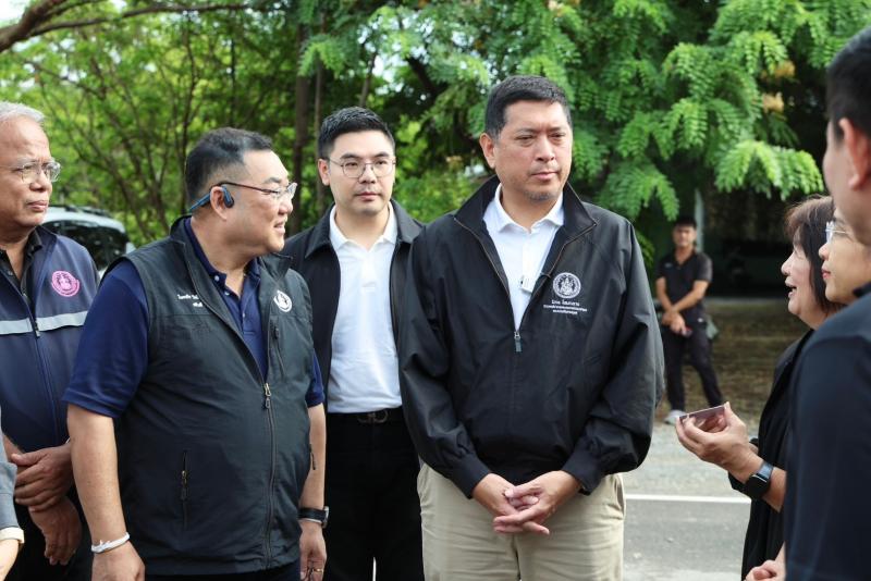 รมว.พม. ลงพื้นที่อ�