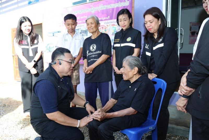 รมว.พม. ลงพื้นที่อ�