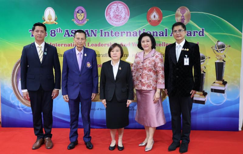 นางสาวสุนีย์ ศรีส�