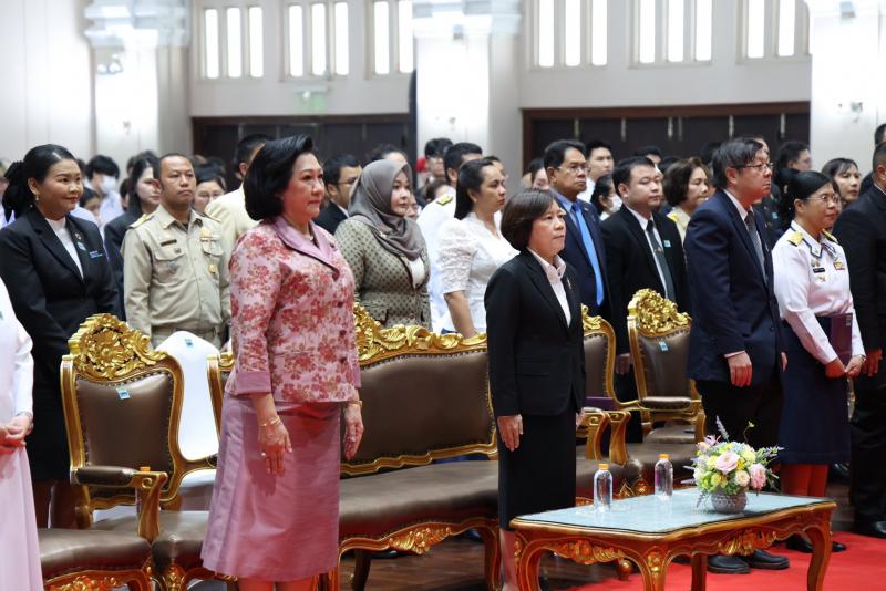 นางสาวสุนีย์ ศรีส�