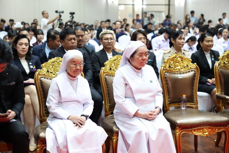 นางสาวสุนีย์ ศรีส�